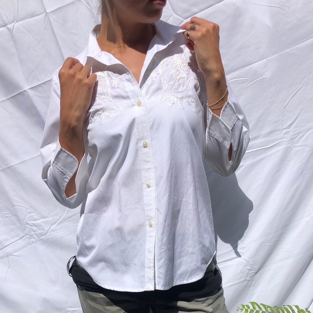 Elegant and detailed embroidered button up